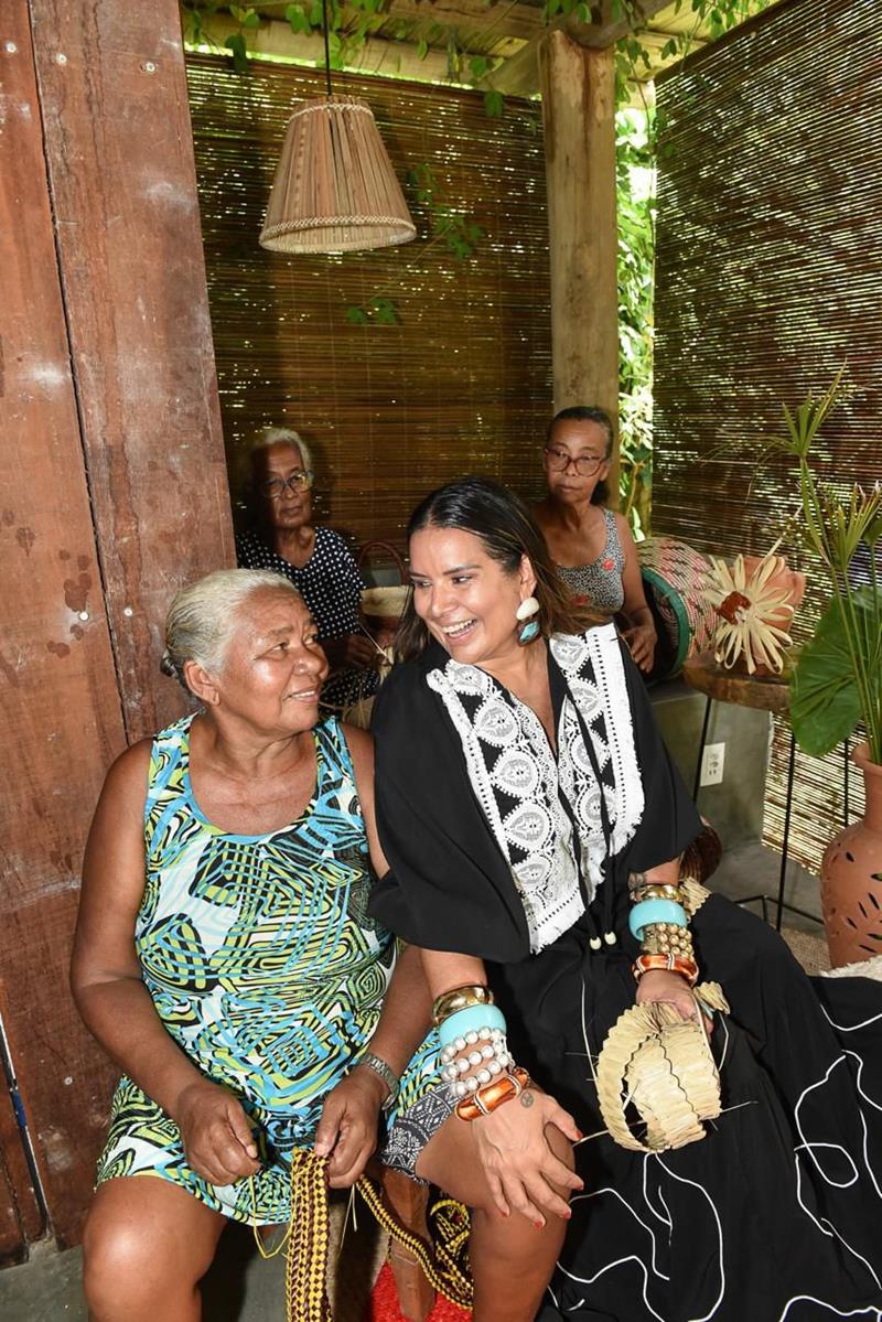 CASA ROSEMBERG E THEREZA PRIORE LANÇAM MOSTRA QUE CELEBRA O FEITO À MÃO (1) (Copy)