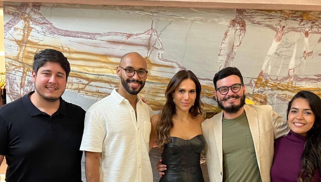 Empresa de rochas ornamentais fortalece presença no mercado em parceria com influenciadores