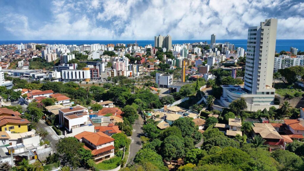 Mercado imobiliário baiano registra crescimento de 38% em lançamentos, com quase 8 mil unidades lançadas